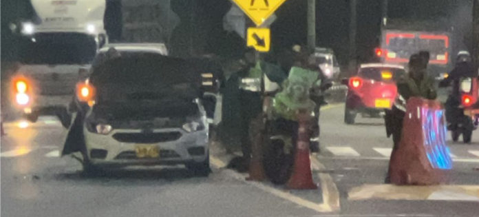 web-Explosión-dentro-de-automóvil-en-Copacabana-fue-por-artefacto-dentro-del-vehículo,-los-dos-ocupantes-fallecieron