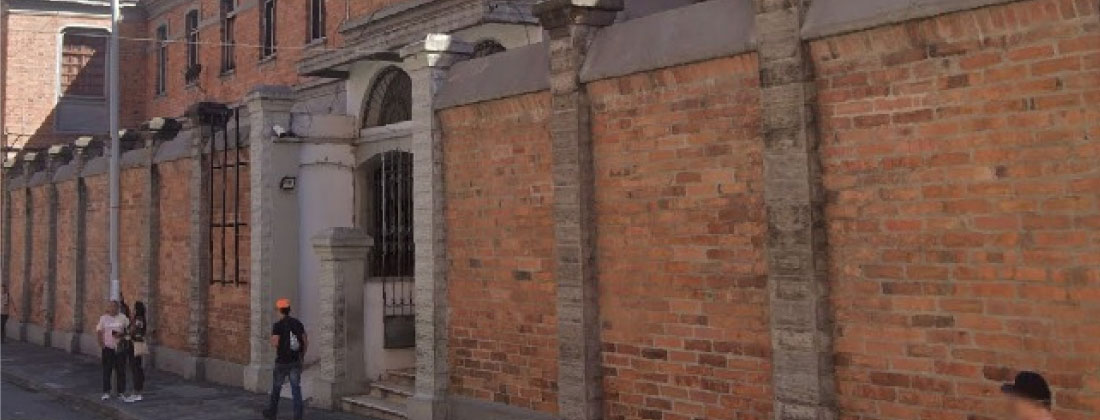 Falleció hombre víctima de golpiza durante riña en las celdas de capturados de una estación de policía en Medellín