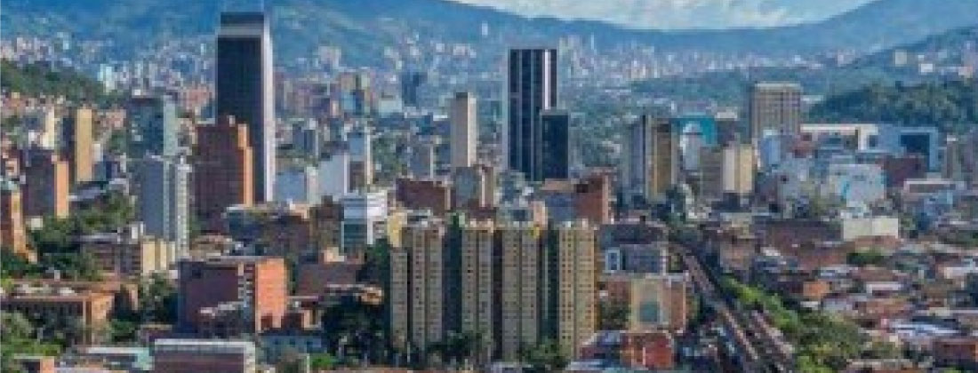 Medellín aumentó optimismo, ocupación laboral y disminuyó el hambre, pero persisten retos en educación, convivencia y vivienda