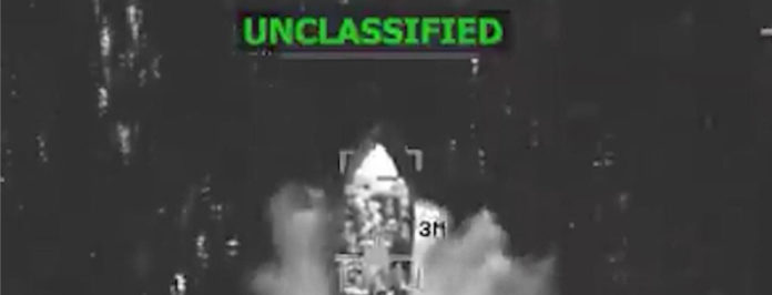 web-Presidente-Trump-dice-que-supervivientes-de-una-lancha-bombardeada-trataron-de-enderezarla-antes-de-ser-ejecutados