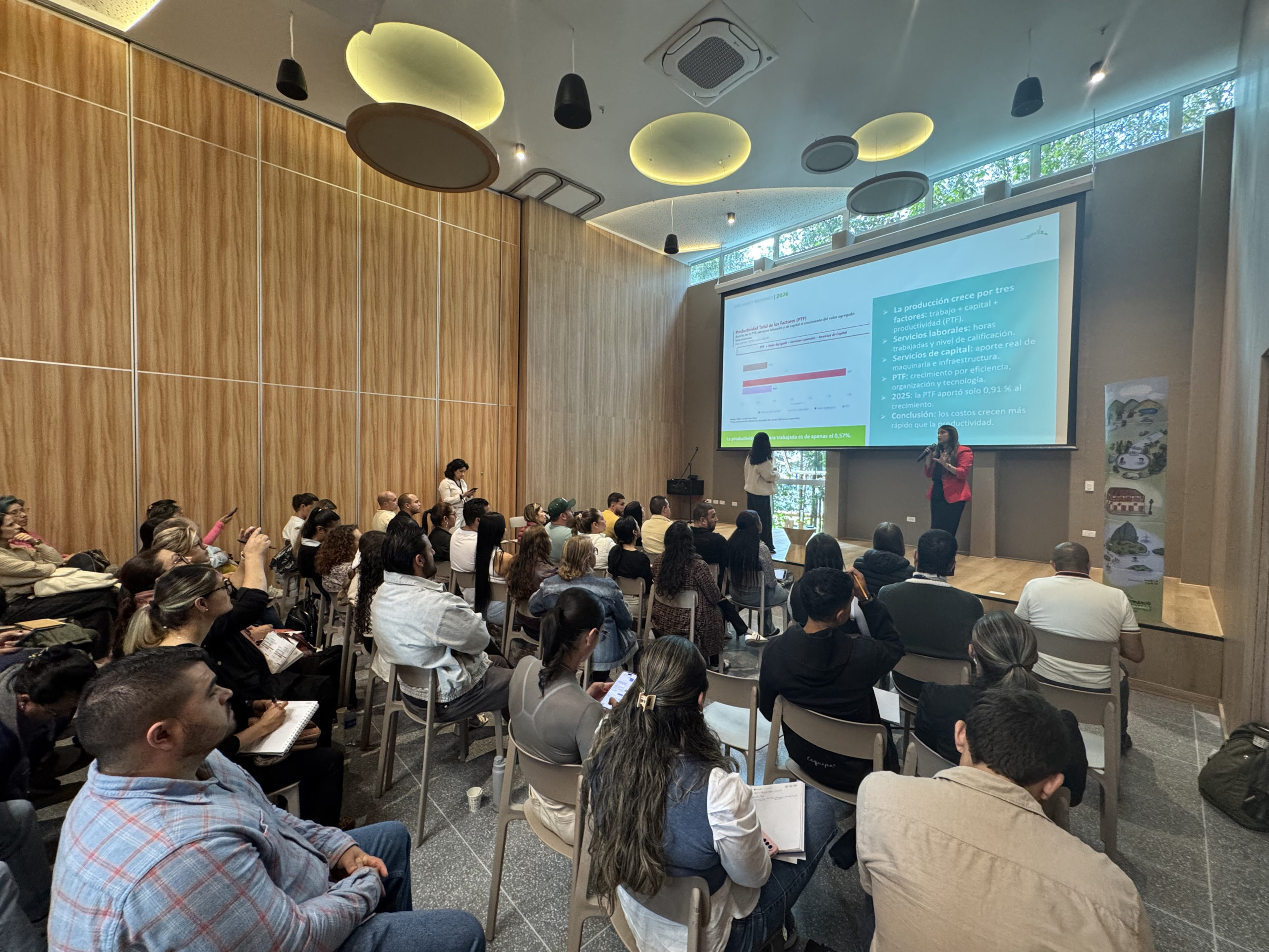 Empresas se capacitaron sobre el salario mínimo 2026 en jornada de la Cámara de Comercio del Oriente Antioqueño