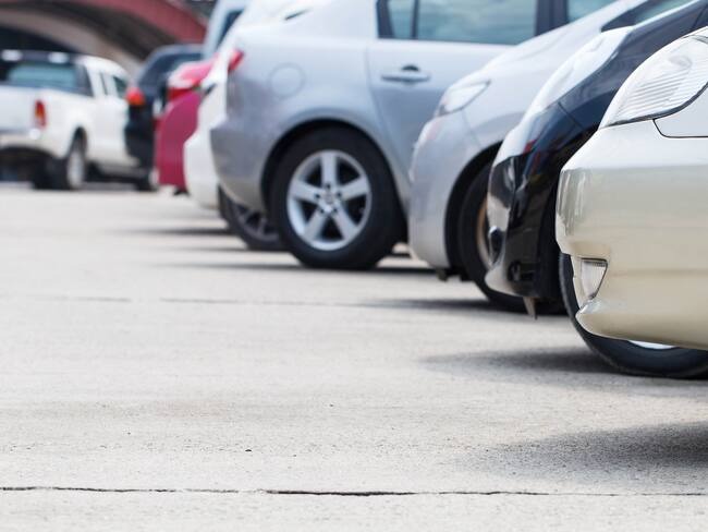 Un hombre al parecer amenazaba de muerte a su madre y la extorsionaba por el parqueo de un vehículo en Bello. Fue encarcelado