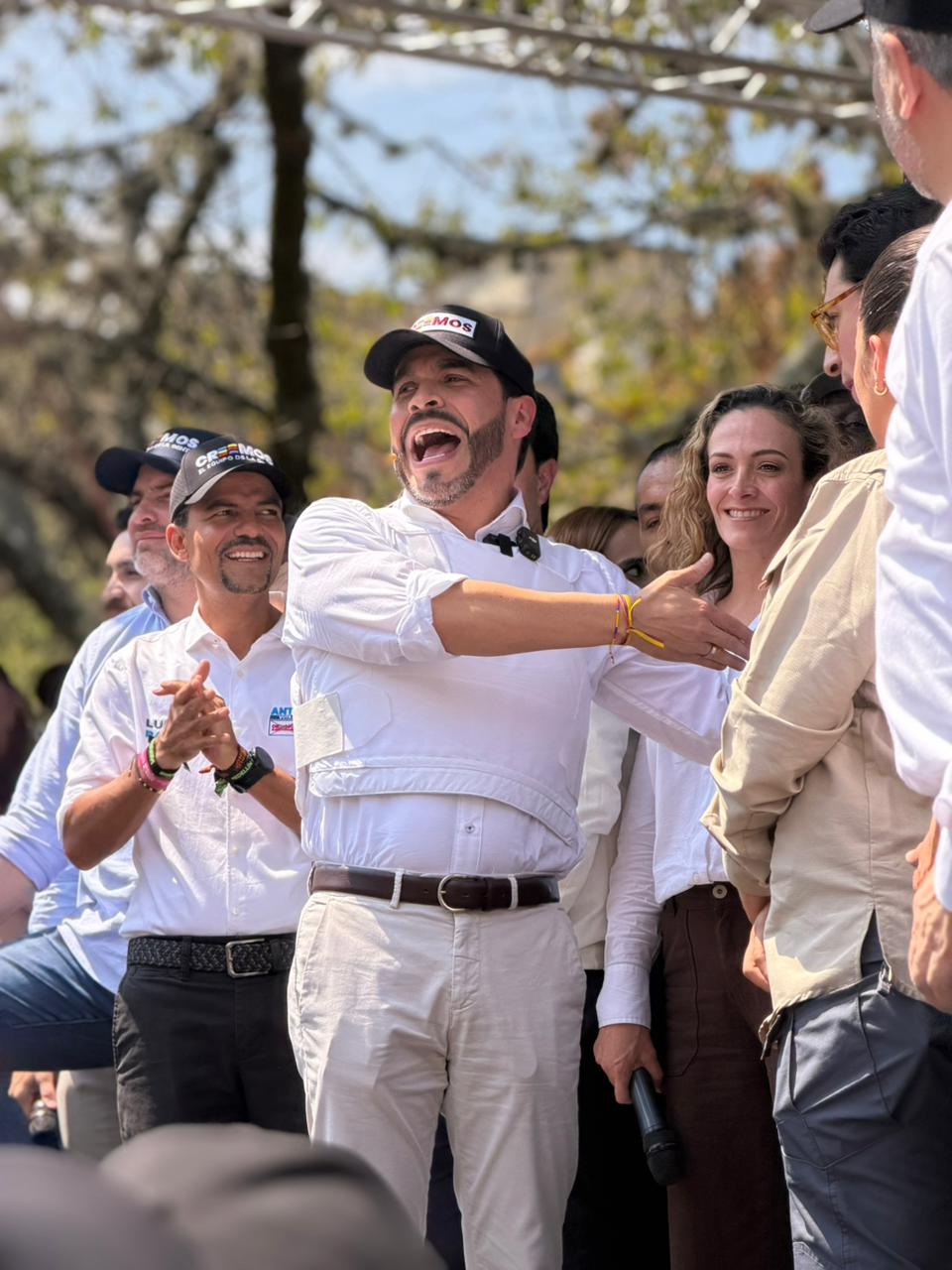 Movimiento Creemos oficializó su adhesión a la campaña de Abelardo de la Espriella en el centro de Medellín