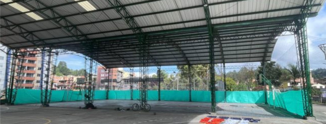 Alcaldía de Guarne firma convenio por $1 168 millones con la Gobernación de Antioquia para remodelar la placa polideportiva de San Antonio