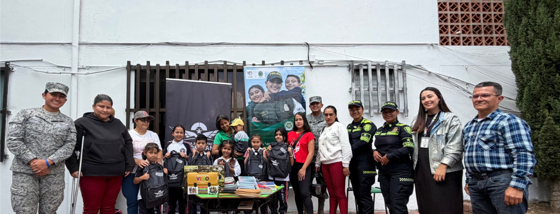 CACOM 5 entrega más de 120 kits escolares en instituciones educativas de Marinilla, La Ceja y Rionegro