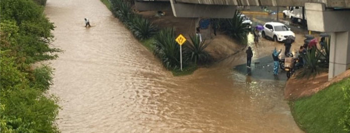 web-Inundaciones,-desbordamientos,-caída-de-árboles-y-dificultades-en-movilidad-dejaron-las-fuertes-lluvias-en-el-sur-de-Medellín