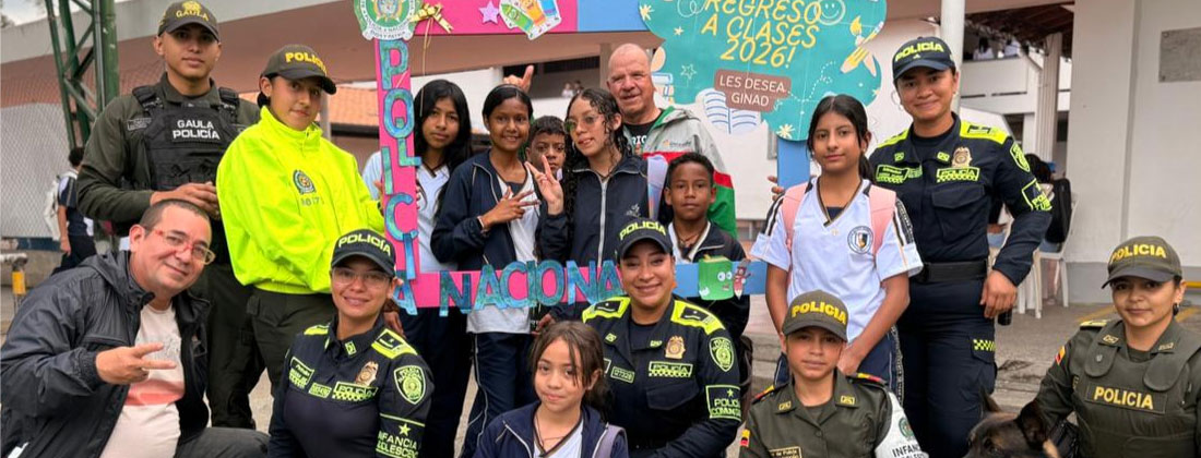 Plan Padrino regresa a colegios de La Ceja: Policía acompaña ingreso y salida de estudiantes