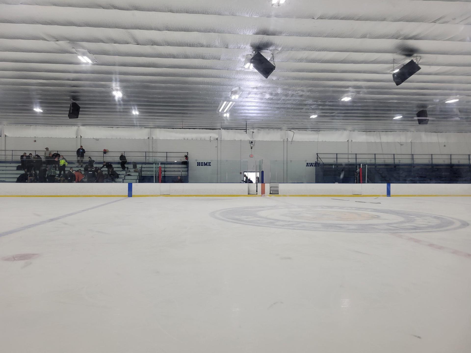 Autor del tiroteo en pista de hielo en Rhode Island, Estados Unidos, mató a su hijo y exesposa