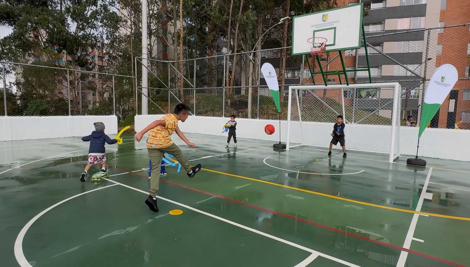 Activan frente de seguridad y cámara de vigilancia en placa polideportiva de Alto Bonito, en Rionegro