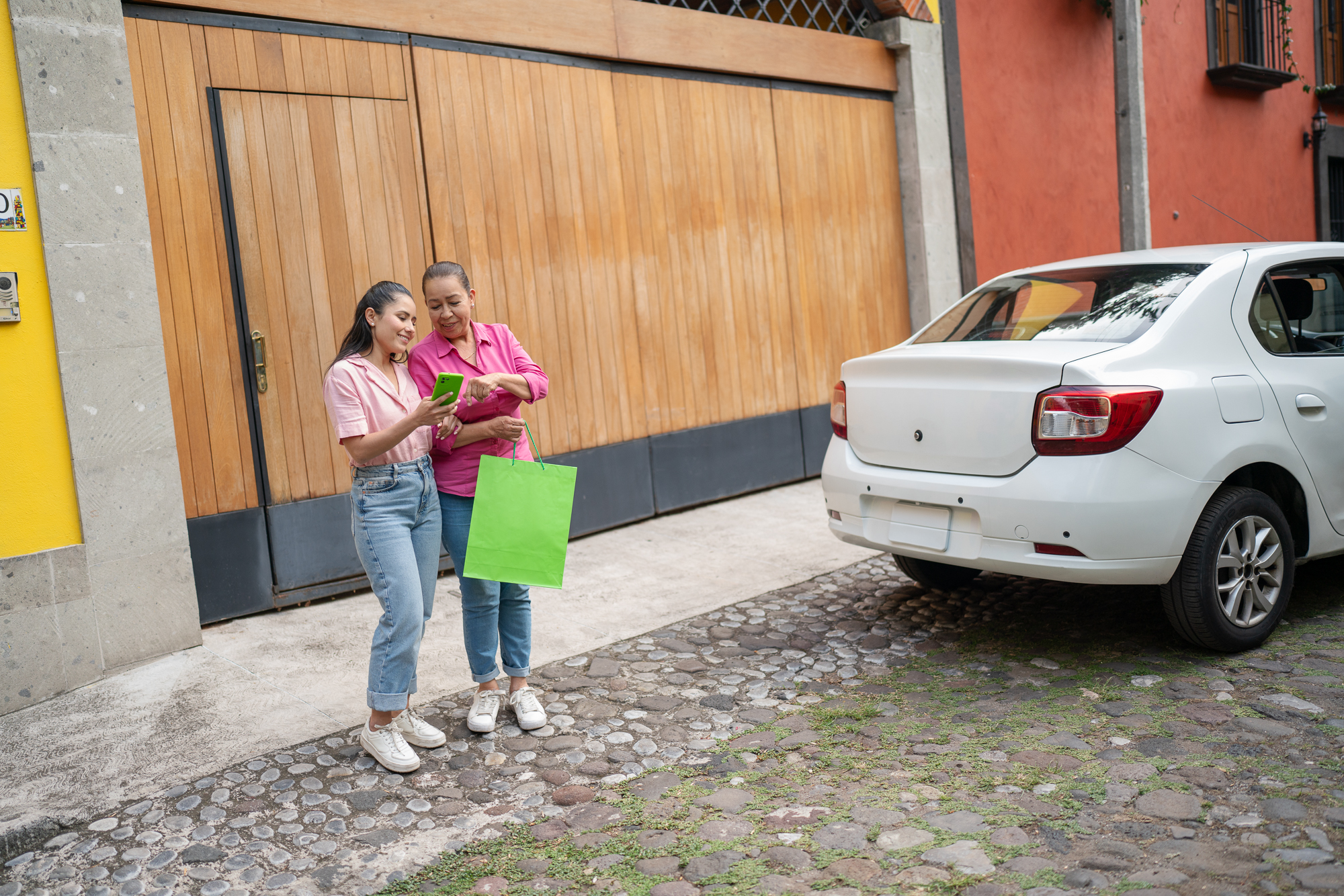 Estudio revela que el 55% de los pasajeros en Medellín califica como «muy buenas» las herramientas de seguridad en plataformas de movilidad