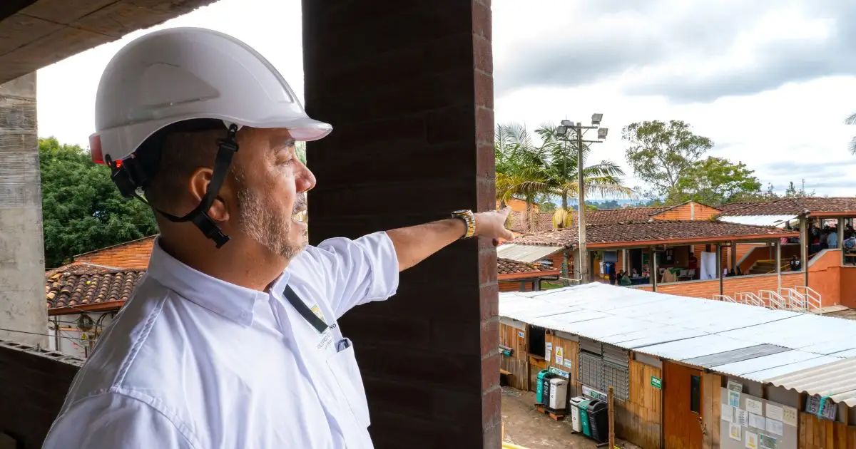 Rector del Politécnico JIC visitó Centro Regional en Rionegro y granja Román Gómez Gómez en Marinilla