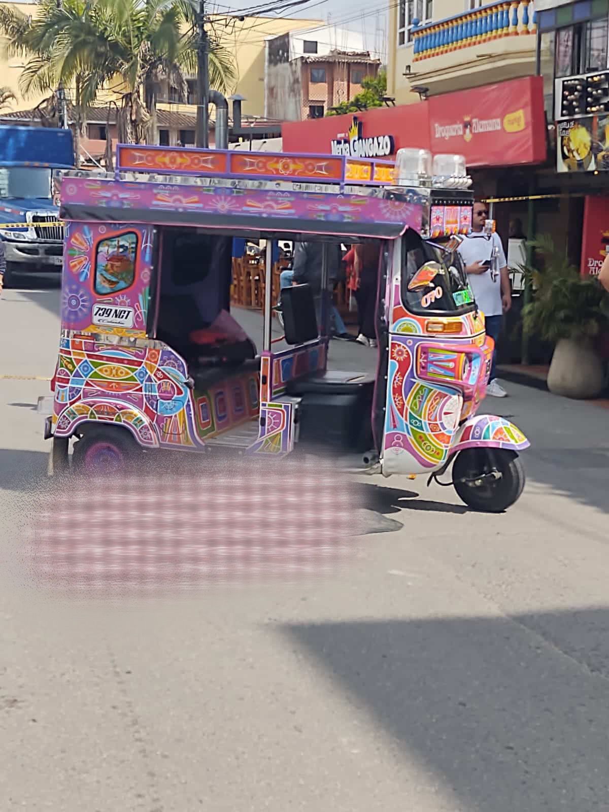 Mujer murió tras volcamiento de motochiva en Guatapé