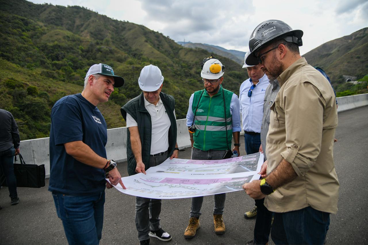 Gobernación propuso crédito del Idea para que no se retrase la entrega de la Vía al Mar por supuestos incumplimientos del Gobierno