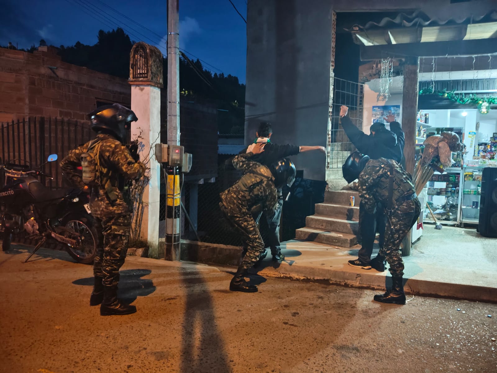 Operativos de seguridad en Guarne dejaron cuatro capturas e incautación de un arma de fuego