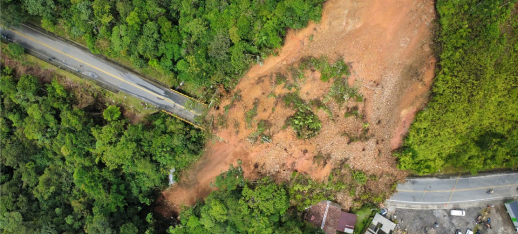 web Invias inicio labores para la reapertura de la autopista Medellin Bogota en San Luis dependen del clima y estabilidad del talud