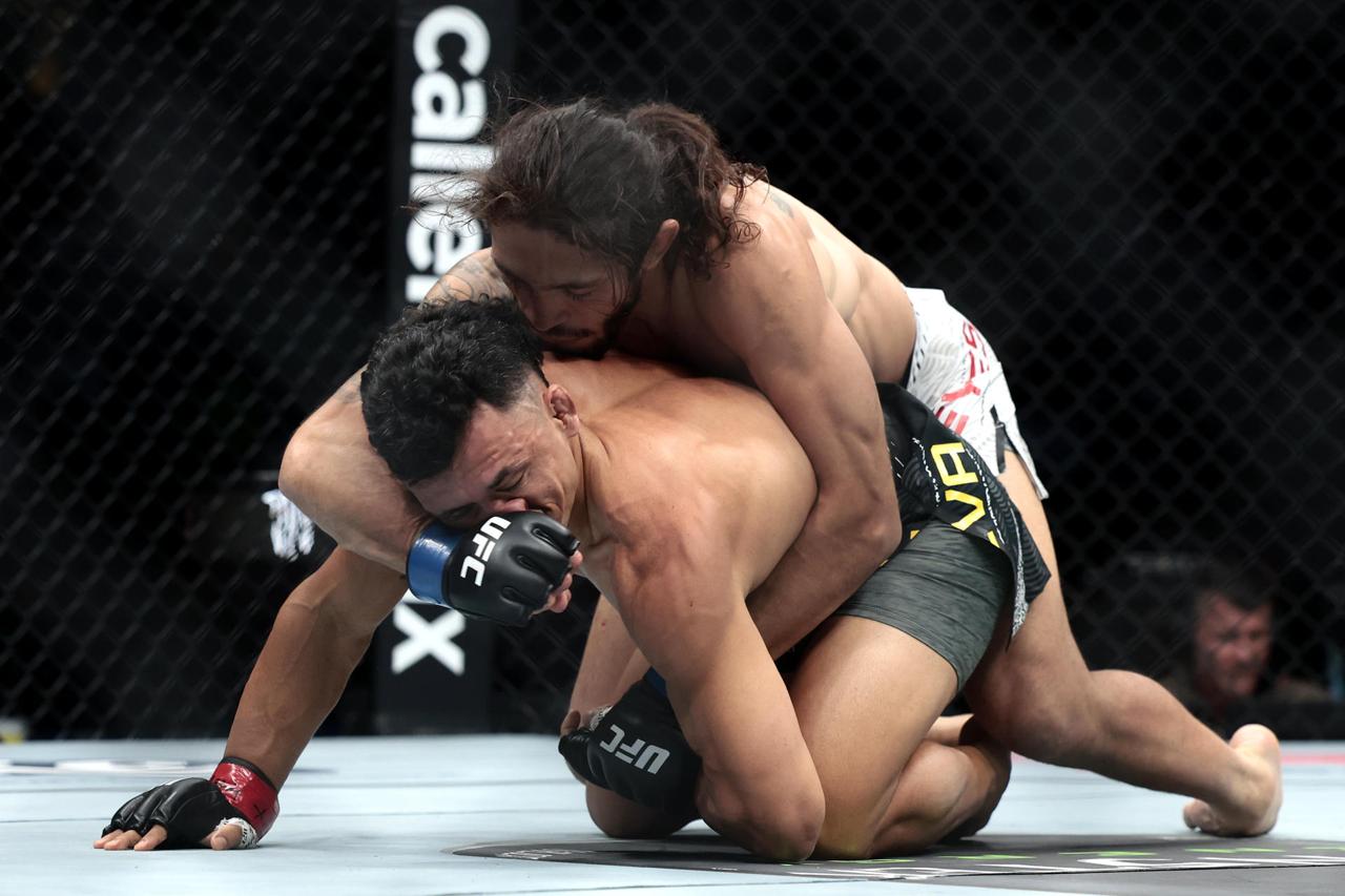 El colombiano ‘Blair’ Reyes derrota a Douglas Silva por nocaut técnico en UFC