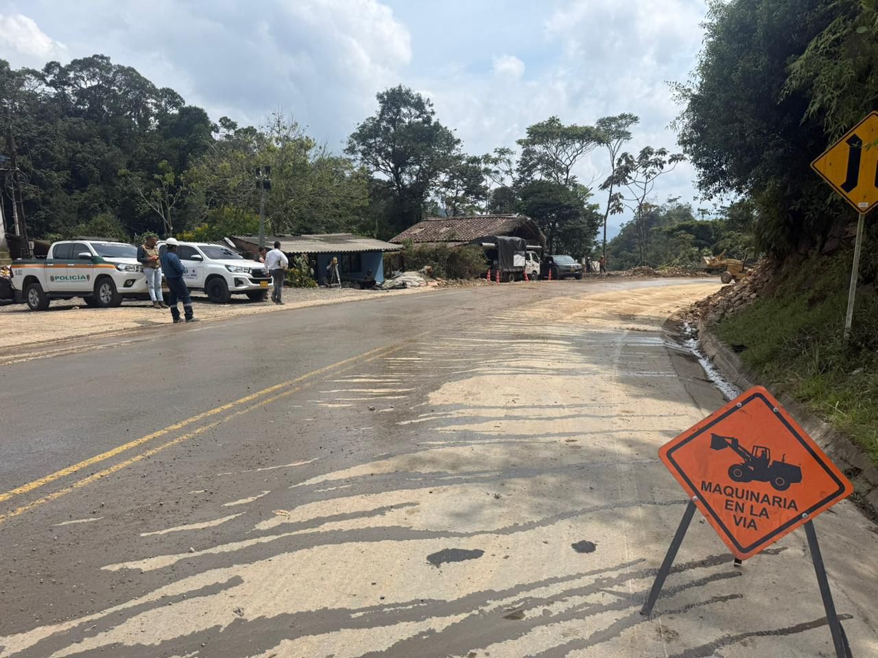 Habilitan la autopista Medellín-Bogotá en San Luis con paso controlado a un carril