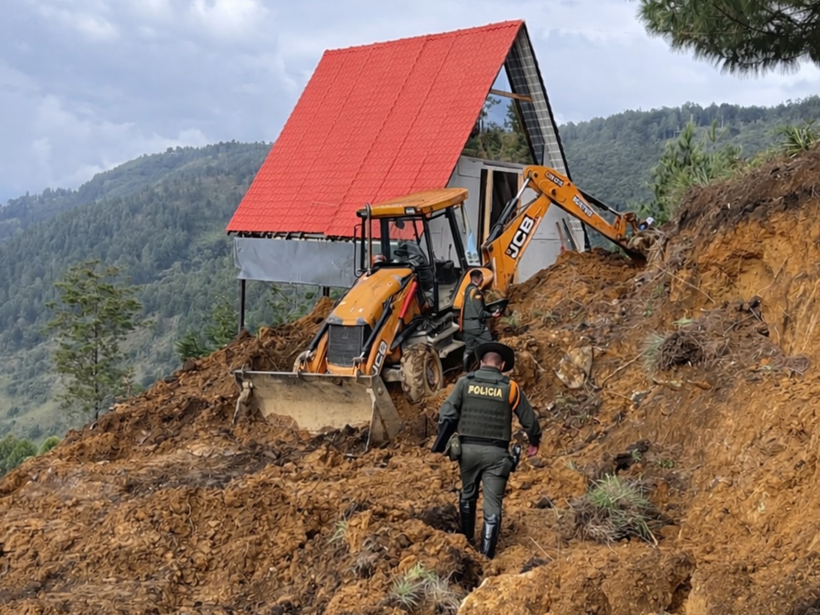 Propietario de un glamping ilegal en una zona arqueológica de Medellín lo demolió tras orden de las autoridades