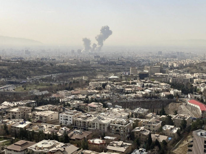 Irán extiende su respuesta por Oriente Medio tras ataques que causan decenas de muertos