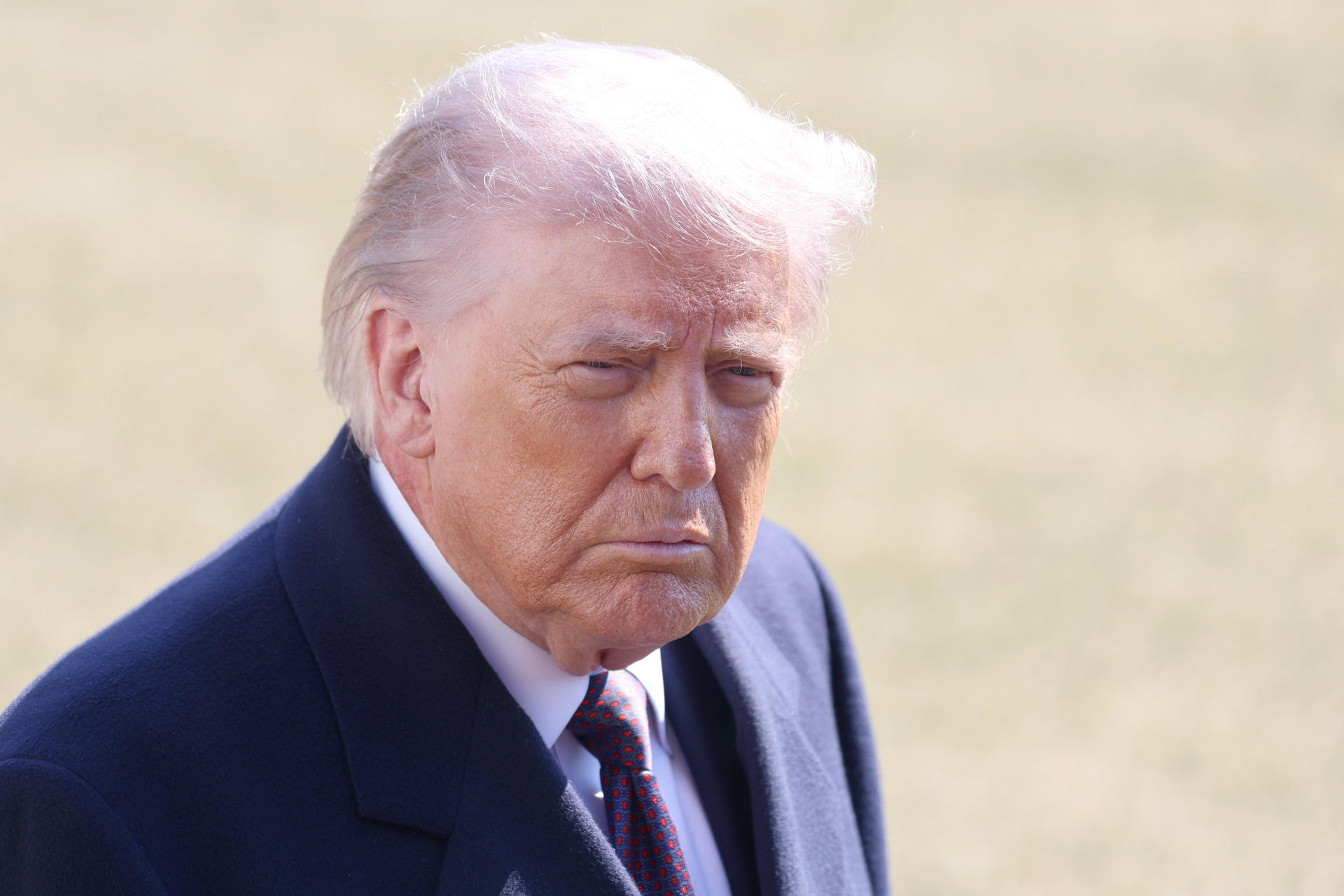 Trump dice que la «gran oleada» de ataques contra Irán no ha ocurrido, pero será «pronto»